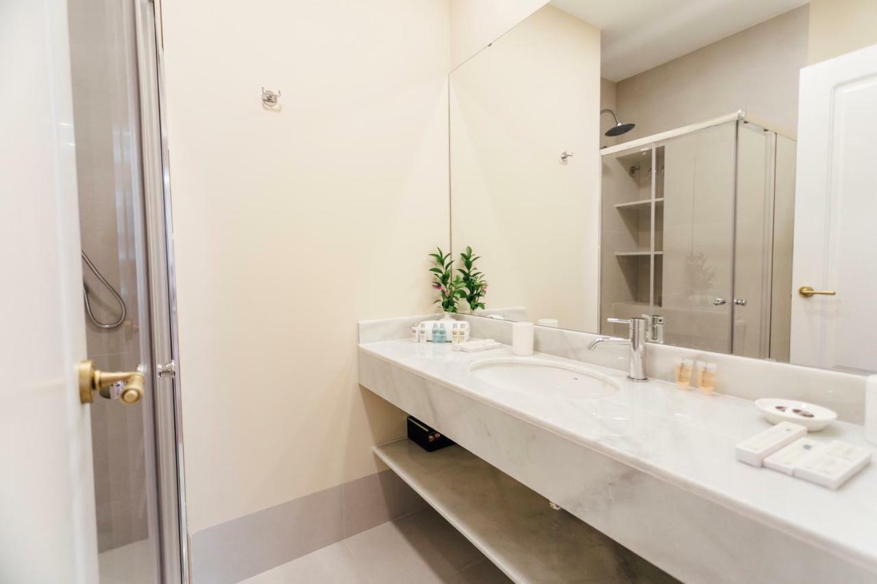 Stylish And Wide- 3Bdr 3Bth- Los Remedios Siviglia Esterno foto