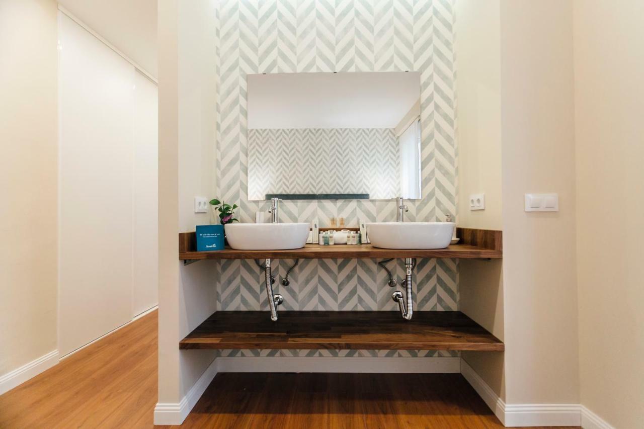 Stylish And Wide- 3Bdr 3Bth- Los Remedios Siviglia Esterno foto